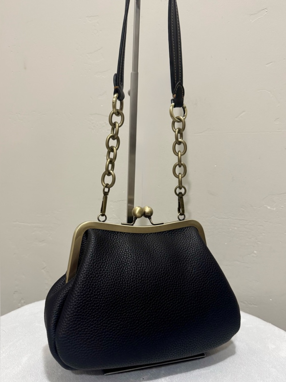 Unique Togo Cowhide Leather Handmade Vintage Kisslock Purse, Multi Use Style - Picture 9 of 16